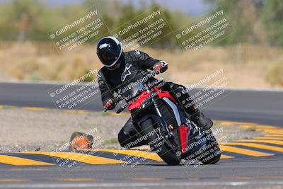 media/Oct-03-2022-Moto Forza (Mon) [[5f077a3730]]/Intermediate Group/Session 3 (Turn 3)/